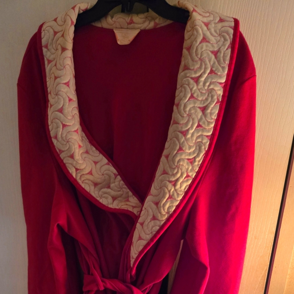 Vintage Just for Women 22/24 Hot Pink and white Robe